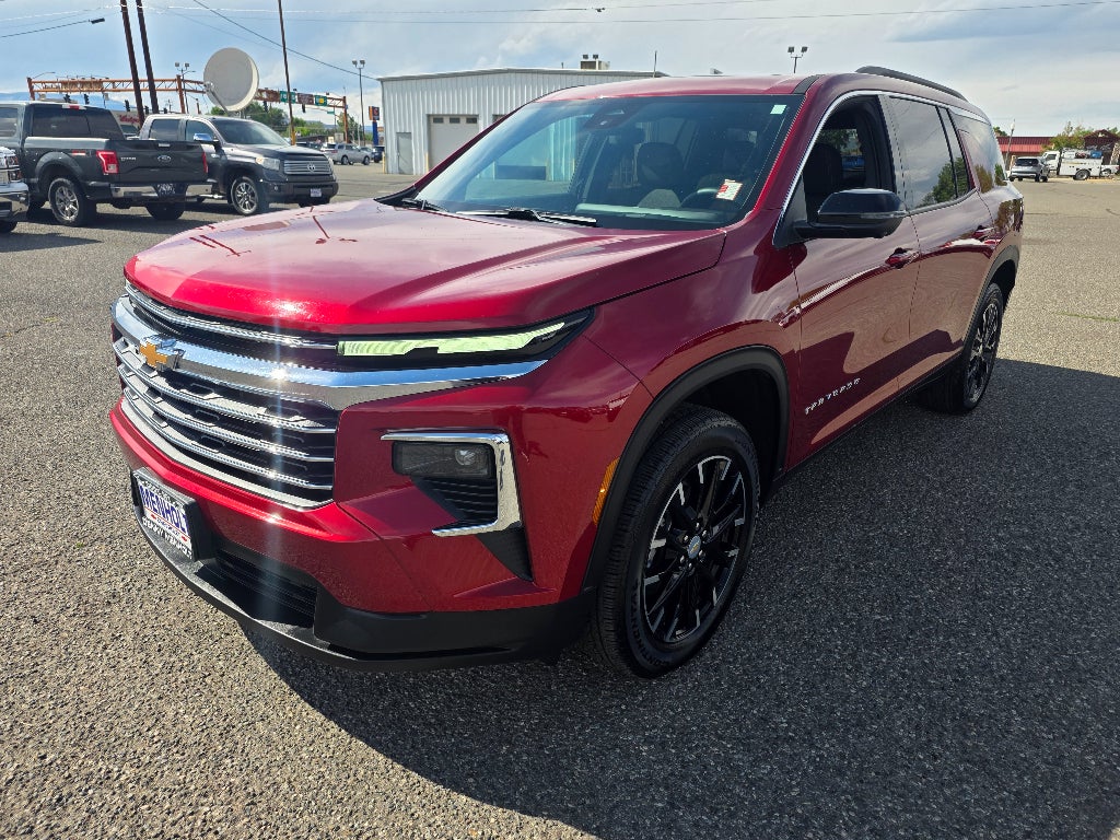 2025 Chevrolet Traverse LT in Radiant Red Tintcoat — front three-quarter view