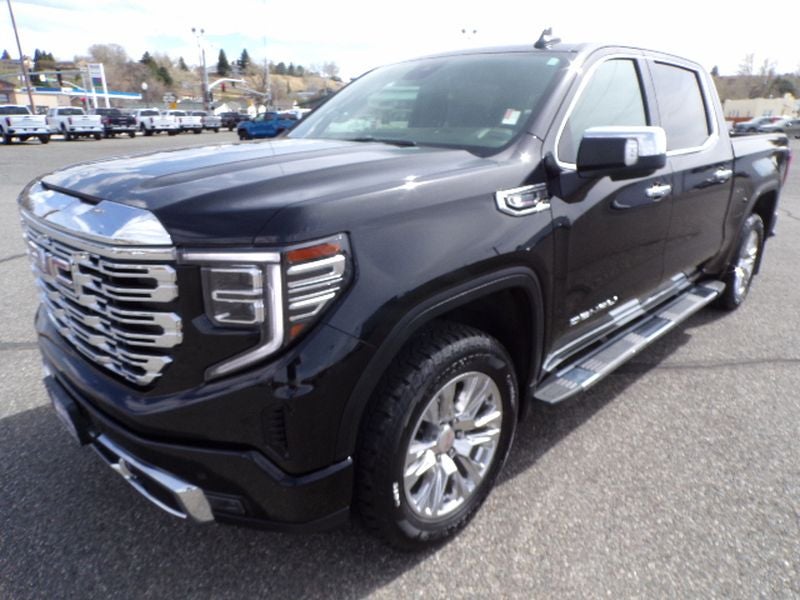 2023 GMC Sierra 1500 Denali in Onyx Black — front three-quarter view